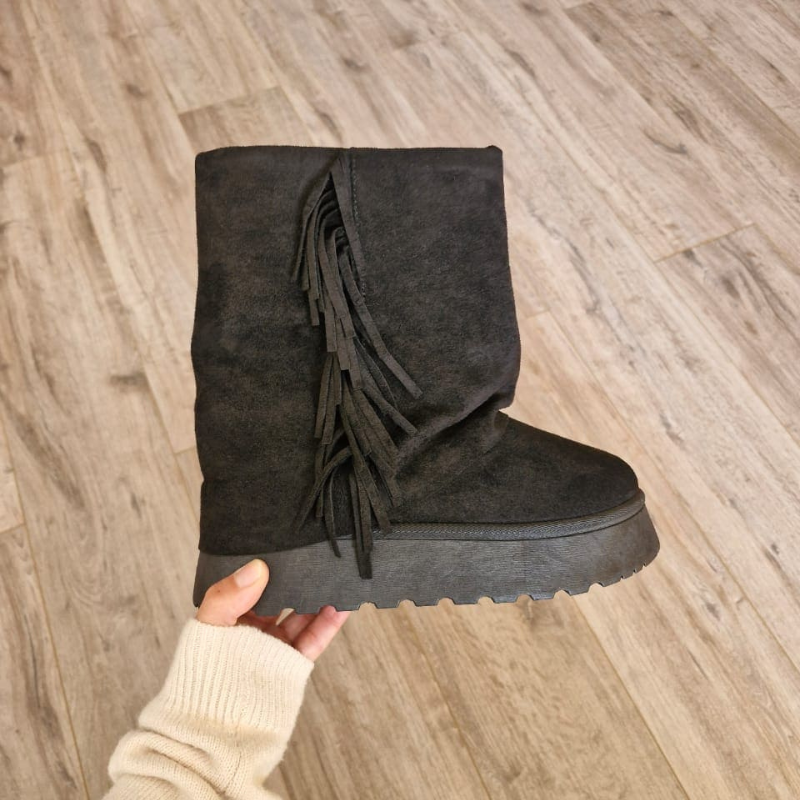 Pantubota negra con flecos