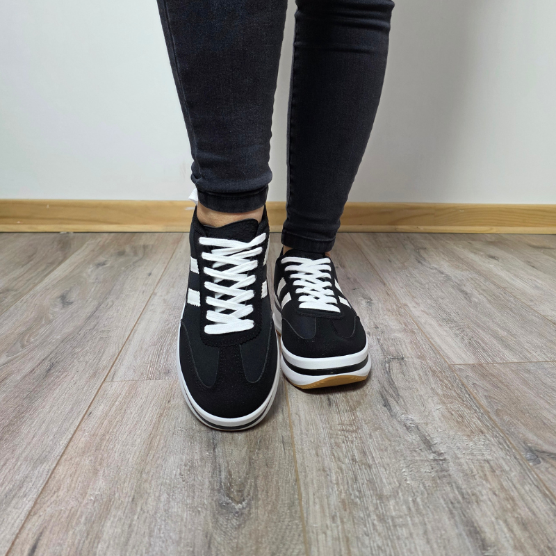 Zapatilla Lara Negra